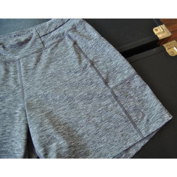 Asics Small Gray Shorts with Pockets - Picture 6 of 8